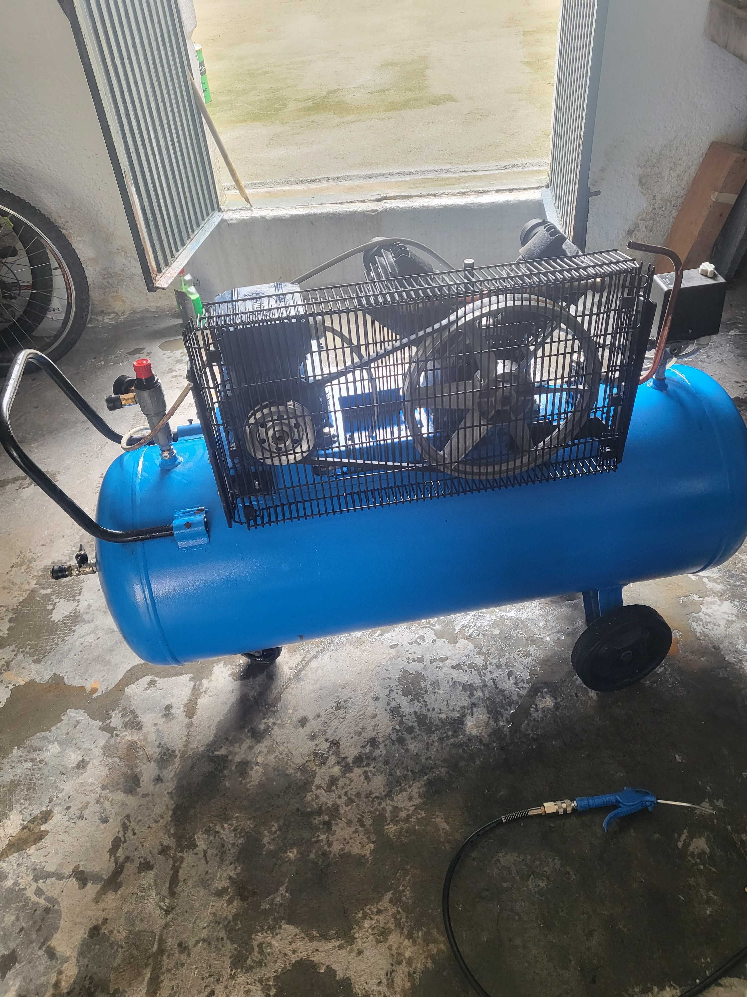 Vendo compressor trifasico
