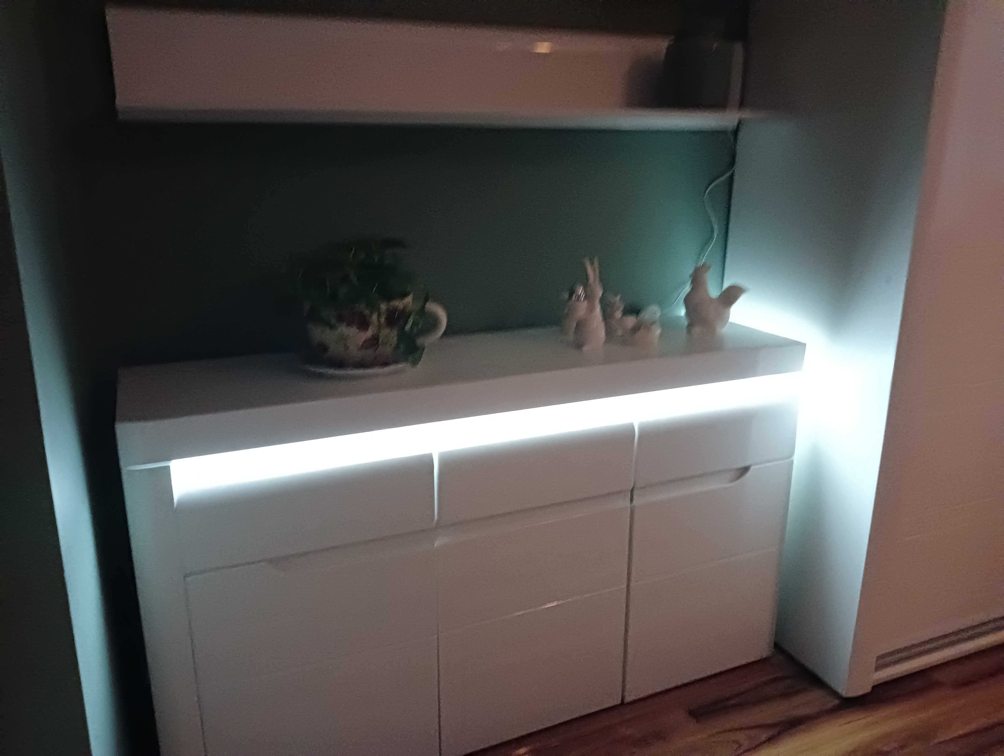 Sprzedam komodę z podświetleniem led