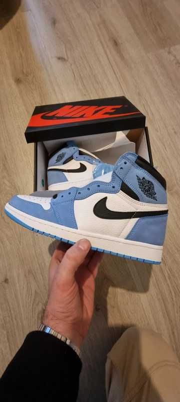 Jordan 1 Retro High OG University Blue EU.43