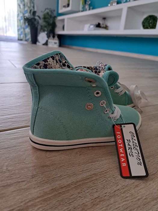 Nowe trampki dziewczęce r.28
