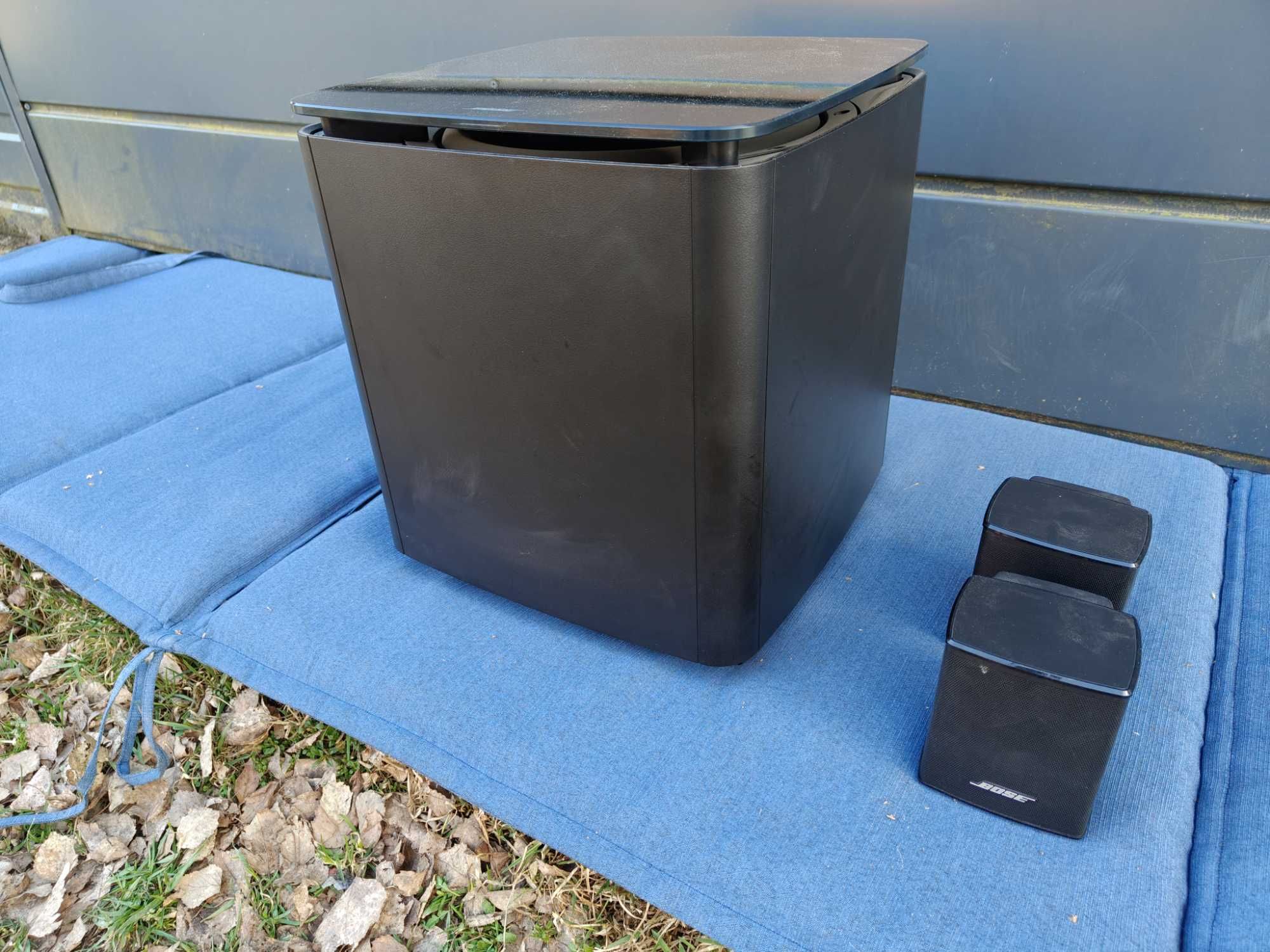 Bose Bezprzewodowy subwoofer Acoustimass 300 + 2 satelitki