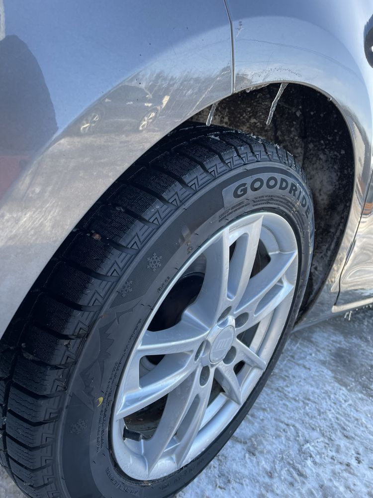 Volkswagen E-Golf 2015 рік 24 кВ