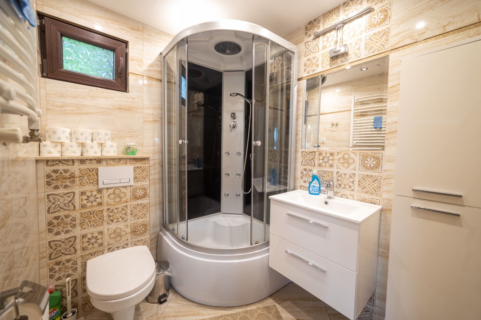 Noclegi domek 6-8 osobowy i apartament w Chmienlie