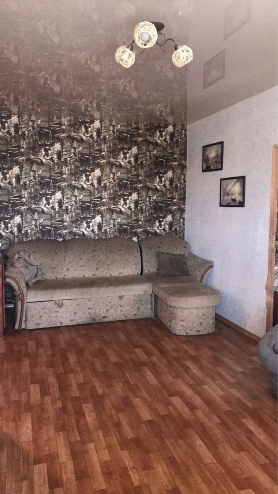 Продам 4-к квартиру в центре