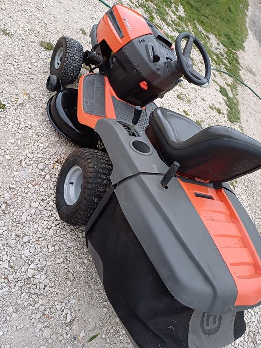 Traktorek husqvarna cth 173