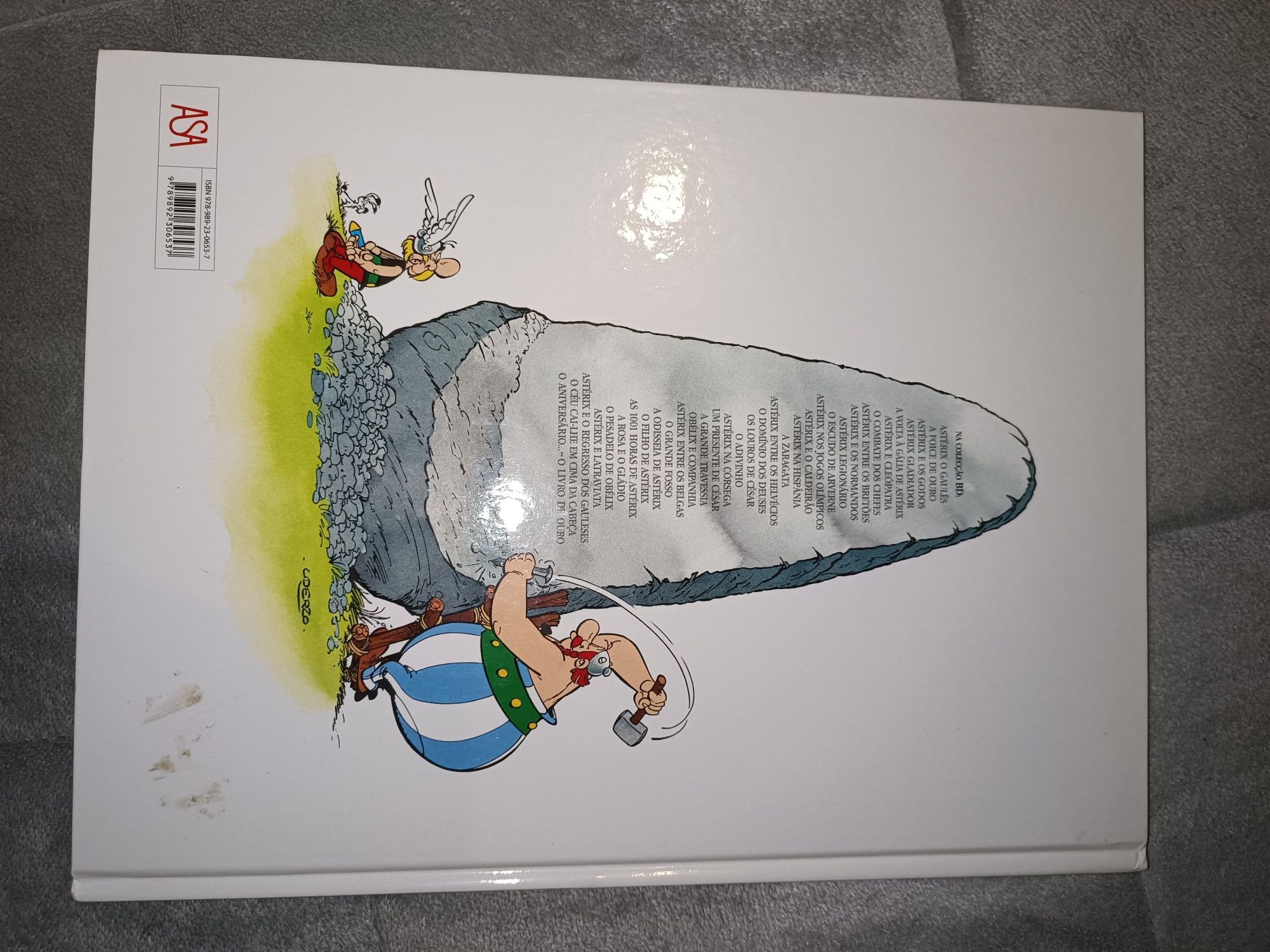 Livro - O Aniversário de Astérix e Obelix