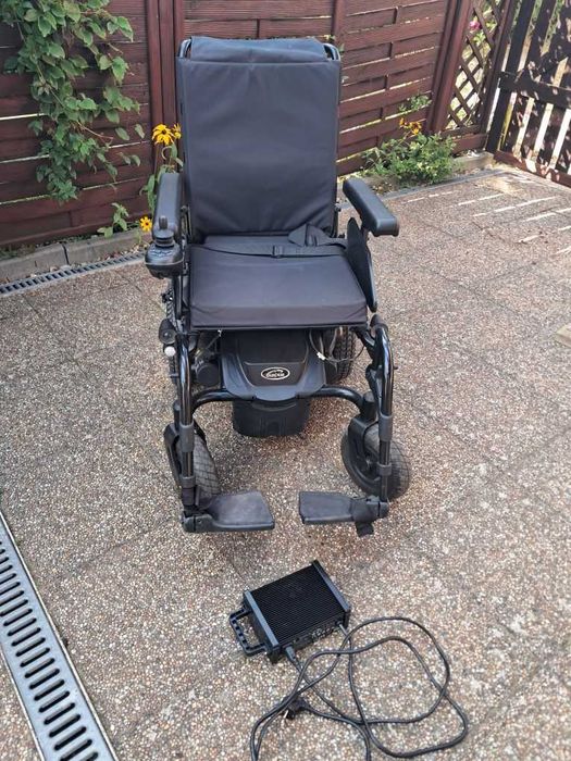 Sprzedam elektryczny wózek inwalidzki