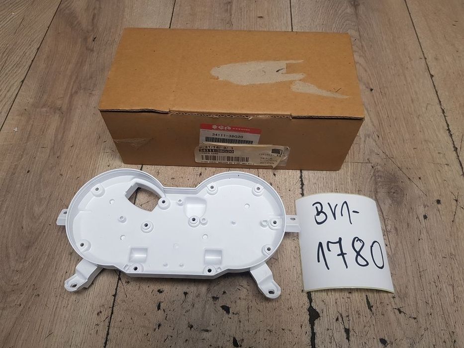 Obudowa licznika Suzuki GSF 650 1250 Bandit  34111-38G20