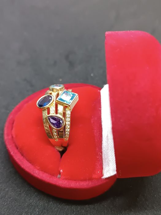 Pierścionek złoty kolorowe kamienie