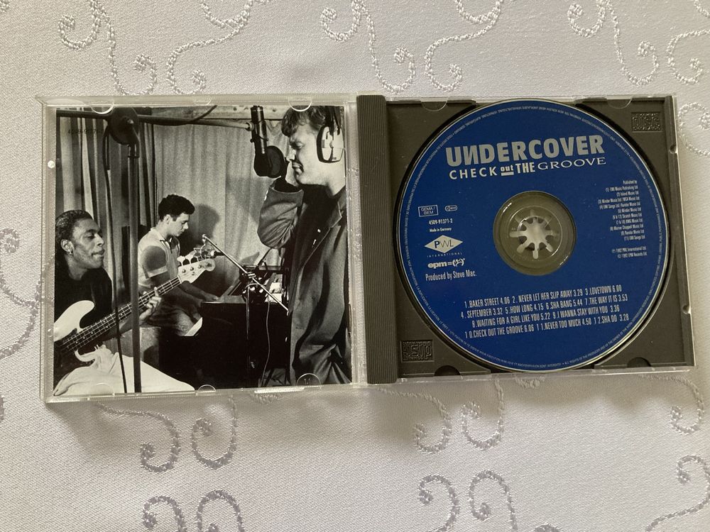 Płyta CD Undercover Check Out The Groove Lata 90 Klasyka