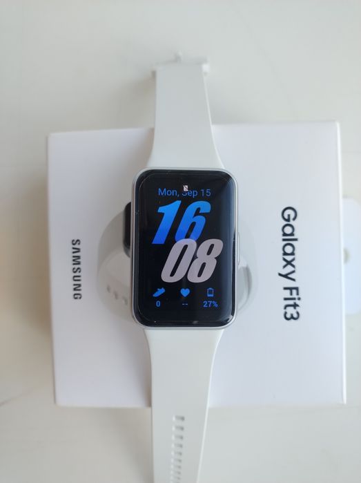 Samsung Galaxy Fit 3  Silver + подарок
