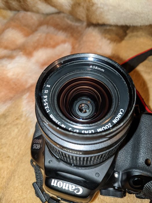 Об’єктив Canon EF-S 18-55mm f/3.5-5.6 IS II