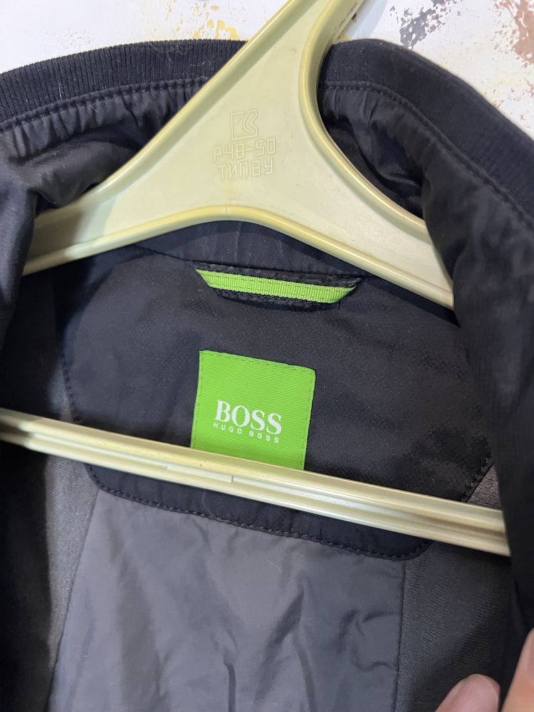 Куртка нейлон с зашитой от дождя Hugo Boss оригинал размер M