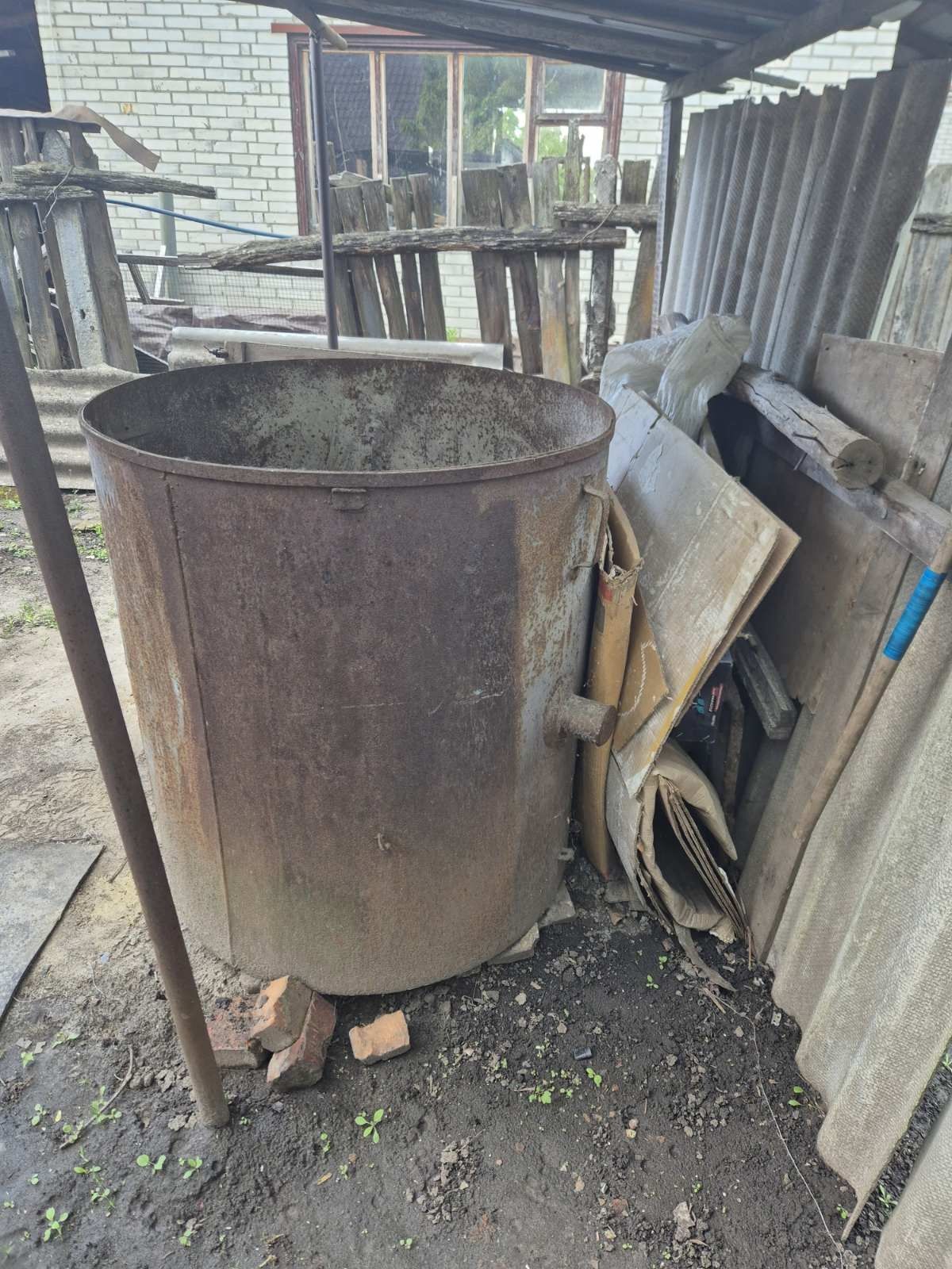 Продам металеву ємність