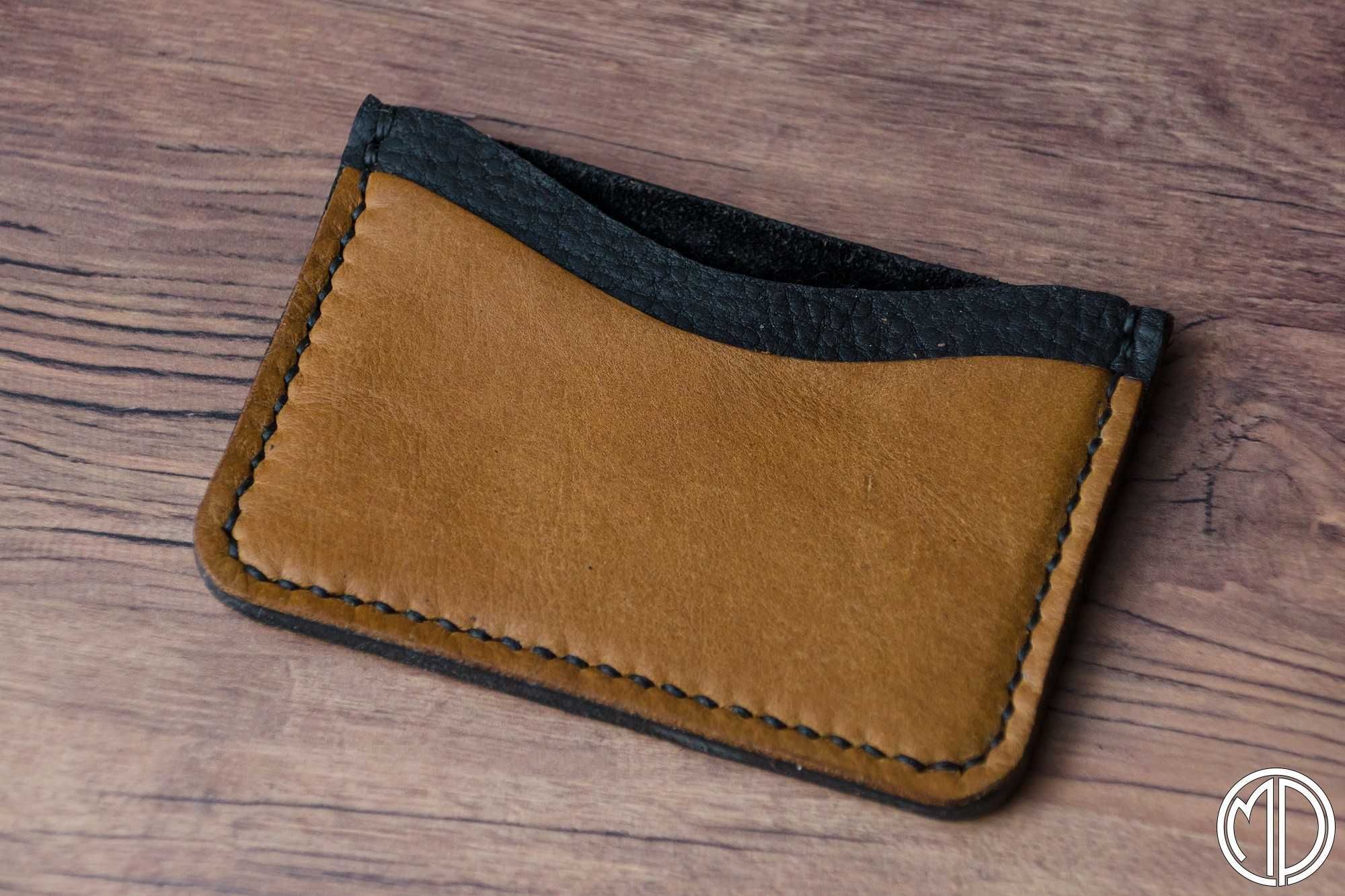 Ręcznie szyty ze skóry cardholder, portfel minimalistyczny - upcykling