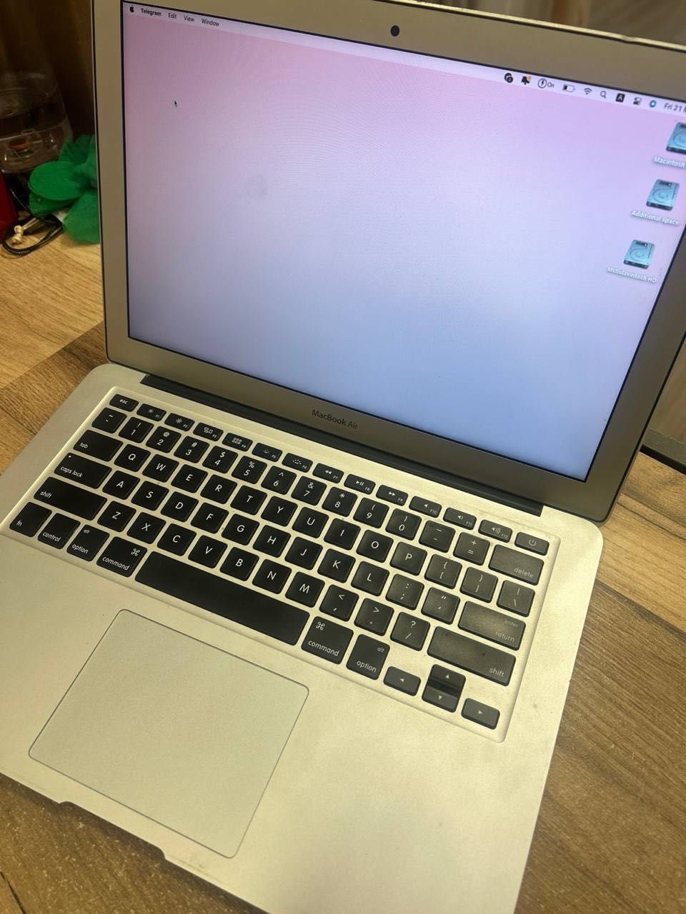 MacBook Air 13” (2017) i7 / 8GB RAM / 128GB SSD
