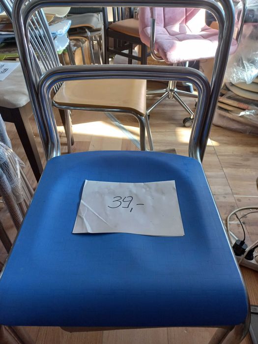 krzesło niebieskie nowe