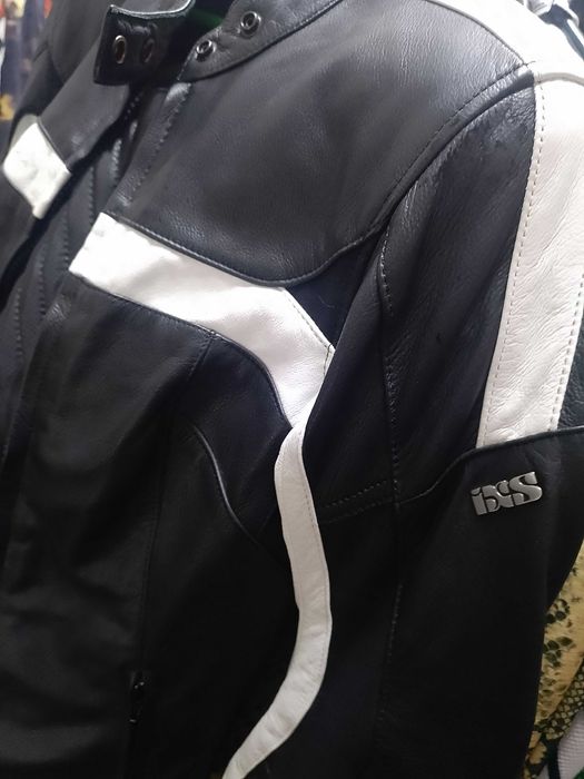 Мото Куртка шкіряна жіноча р.С-М з захистом