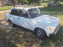 Продам машину 2105