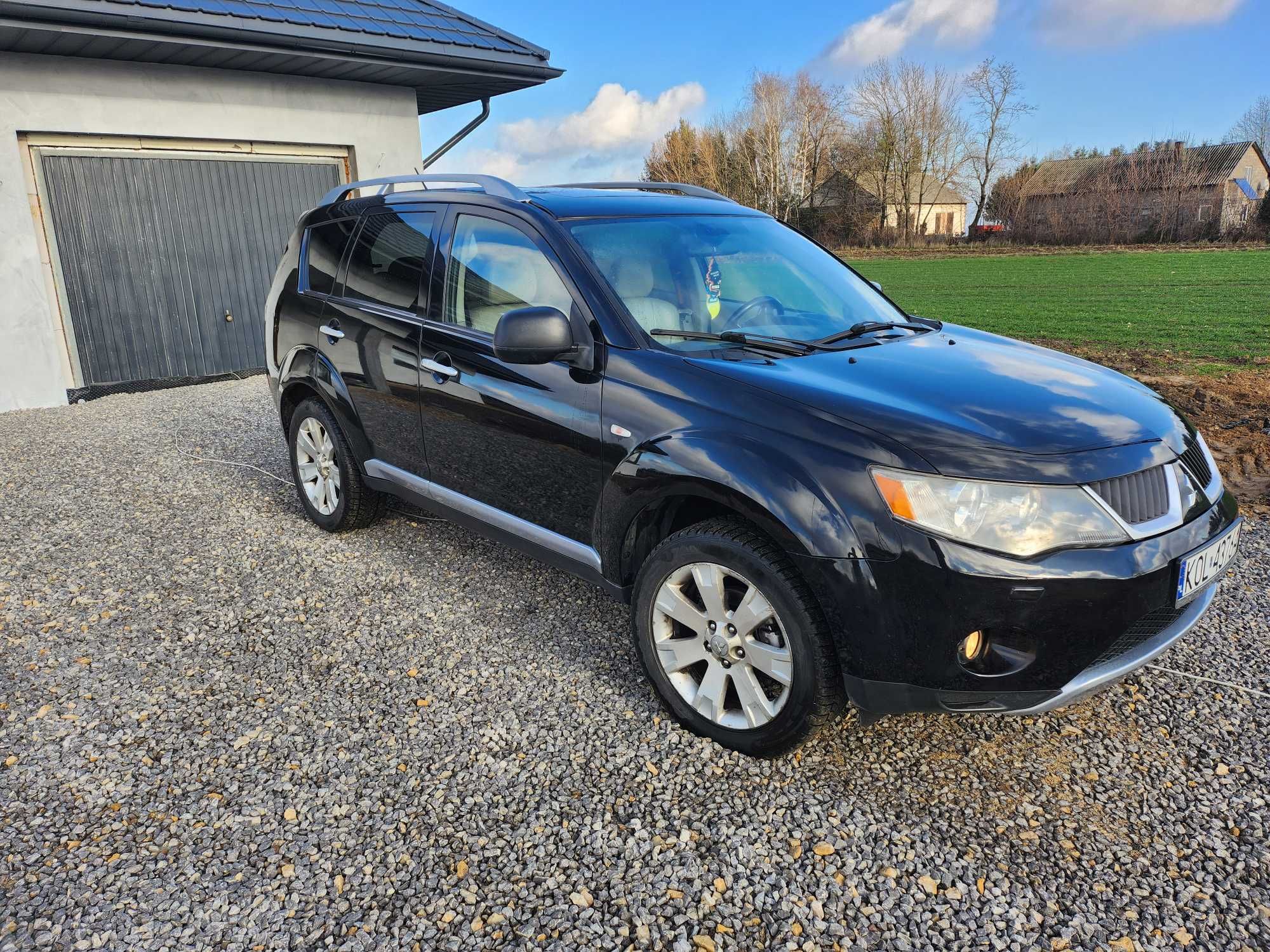 Outlander 2 4x4 skóra Xenon nawigacja 7 osob