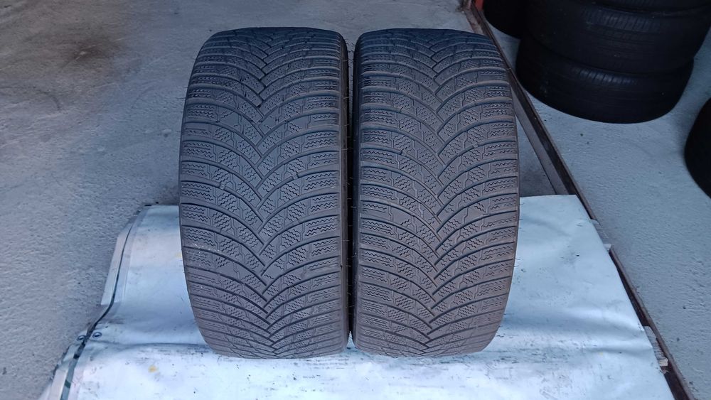 235/35/19 Firestone winterhawk 4