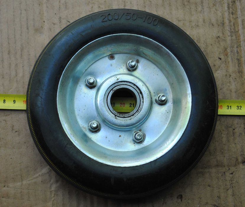 1 колесо з гумою на підшипнику d 200 для візка, тачки .