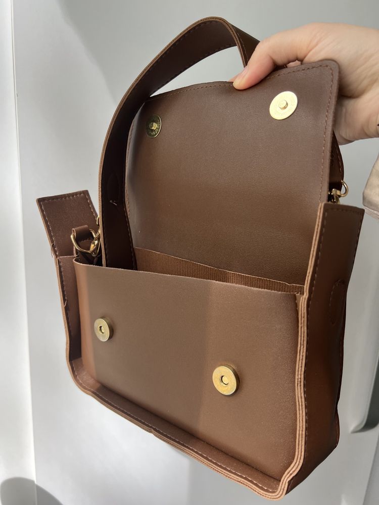 Нова коричнева сумка