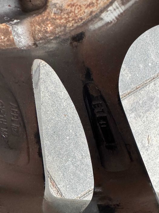 Felgi OXXO ET41 5x110 z oponami KUMHO zima Jeep Cherokee