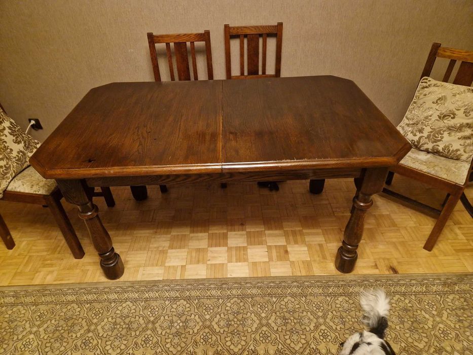 Piekny debowy stol z Luxemburga