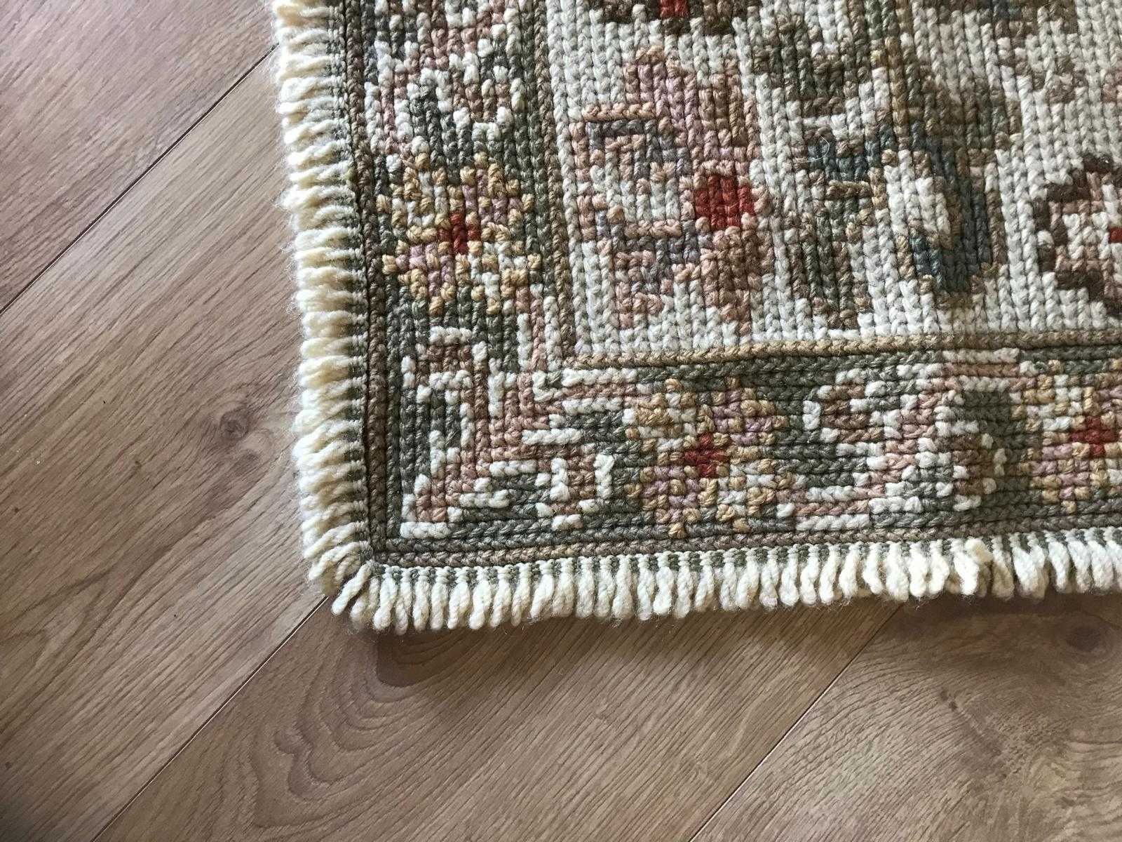 TAPETE DE ARRAIOLOS  em óptimo estado, original, feito à mão