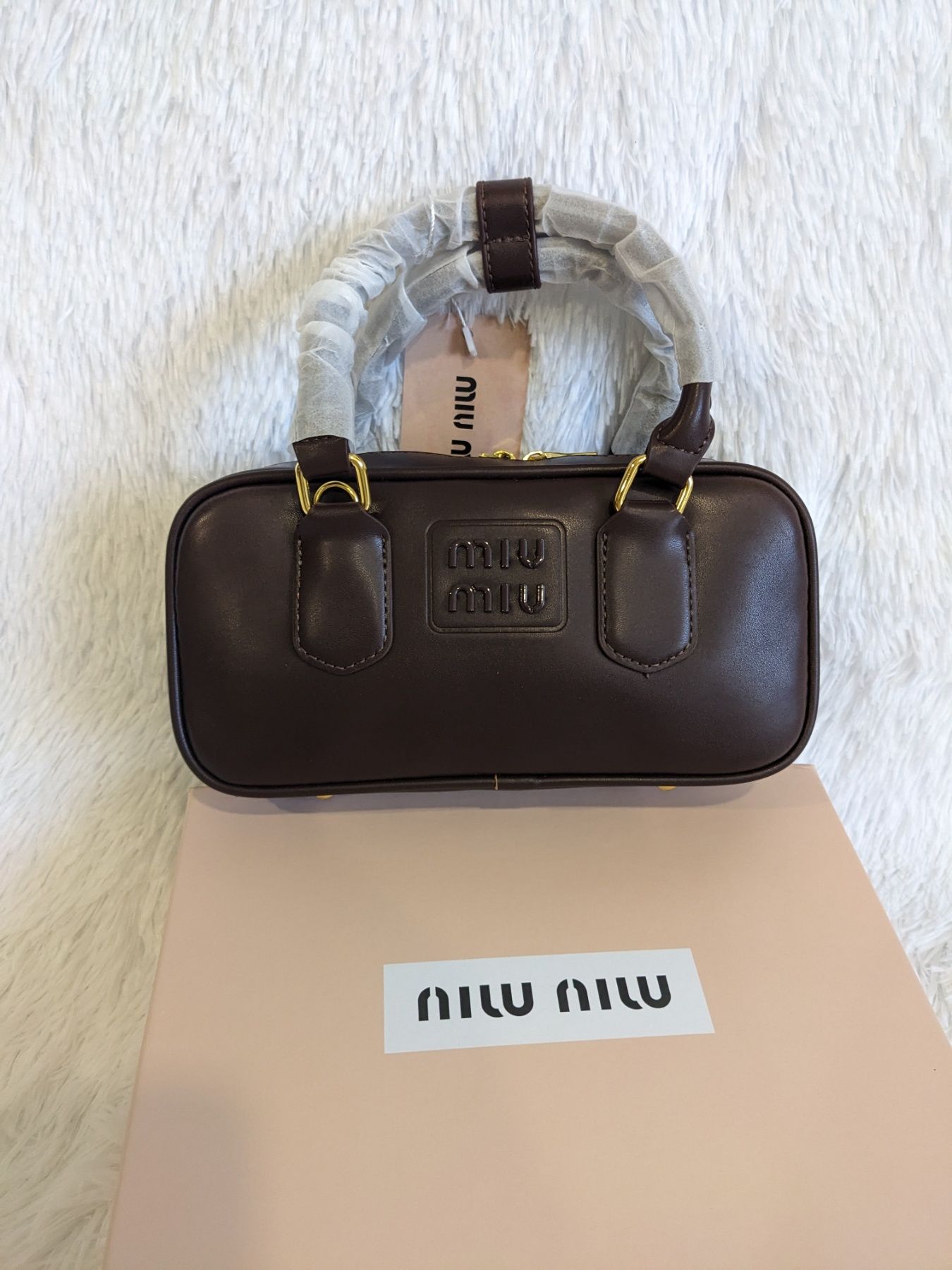 Сумочка  miu miu, шоколадна, біла