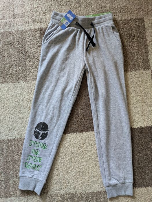 Nowe spodnie dresowe joggery Star Wars roz 134/140