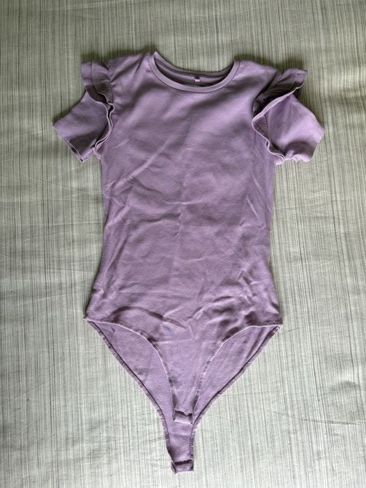 T-shirt body lilás com folhos Lefties