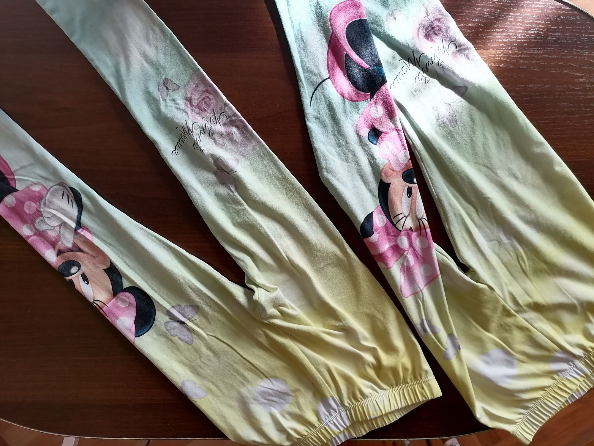 Legginsy /getry rozm 128 dla bliźniaczek z minnie