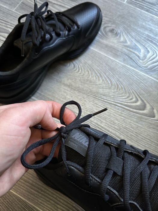 Кроссовки Nike Todos размер 42,5 стелька 27см