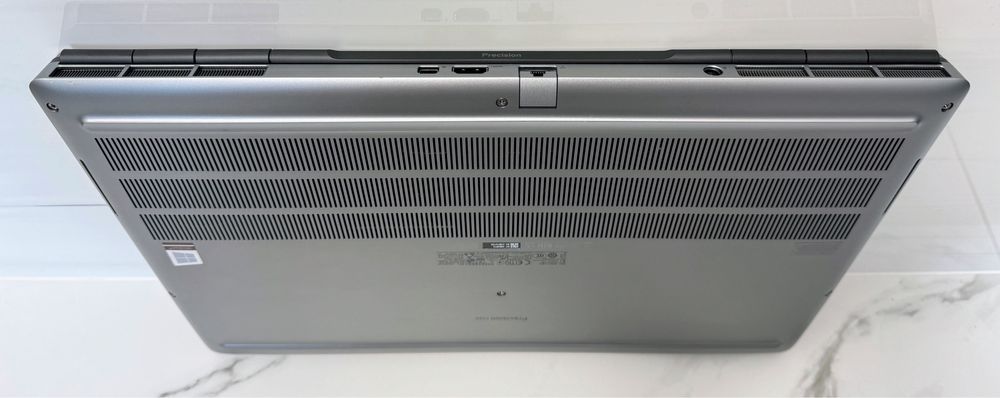 Dell Precision 7750 17.3"FHD IPS|i7-10750H|32GB|512Gb SSD NVME