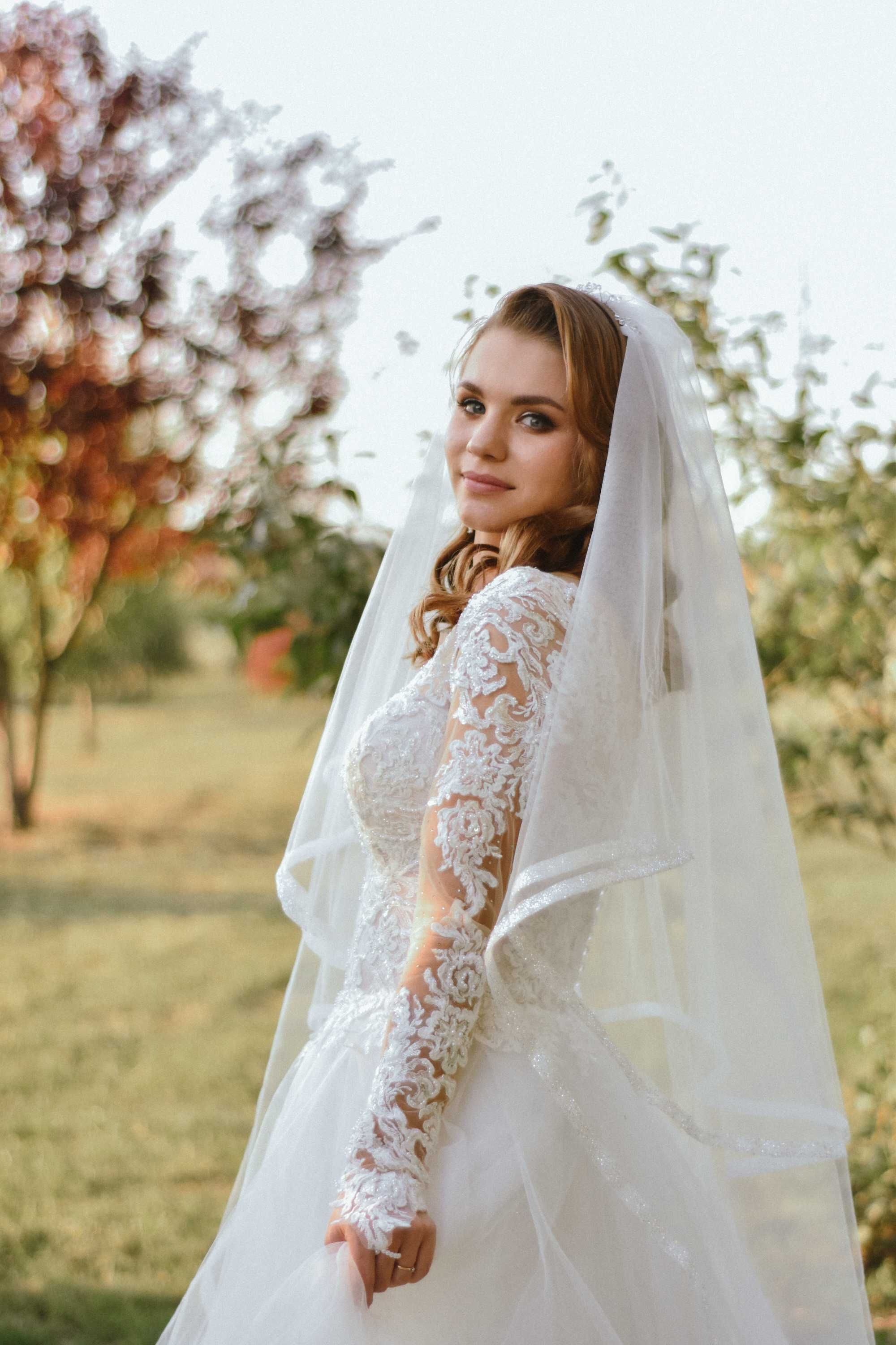Весільна сукня Amur з фатою та зимовою шубкою