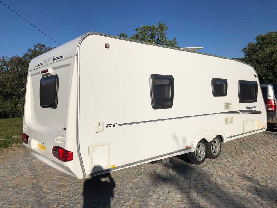 caravana Swift de eixo duplo