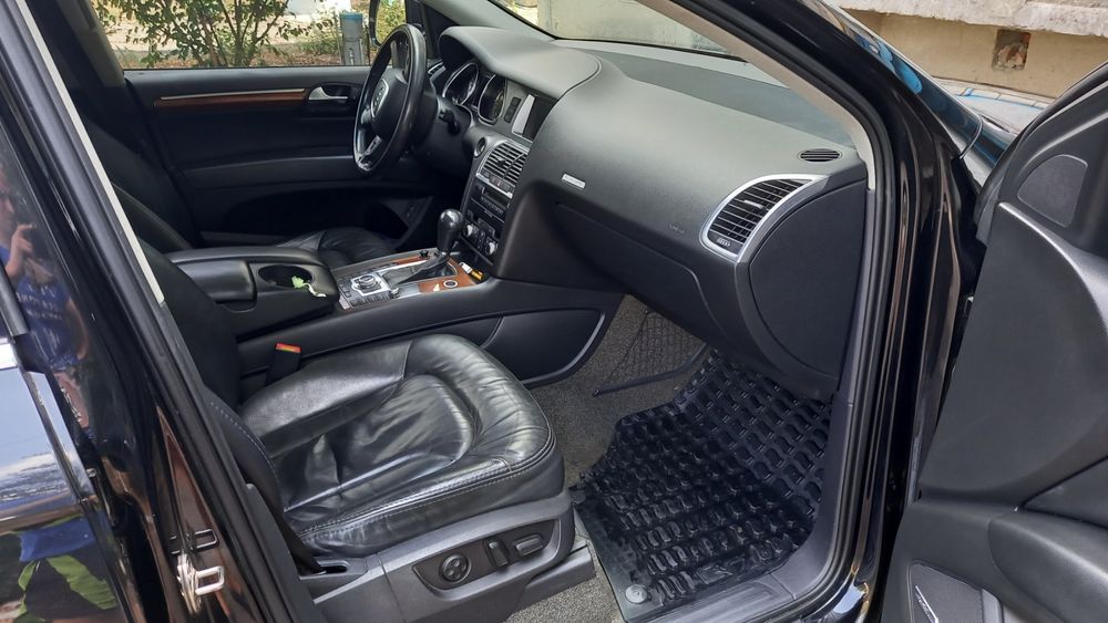 Продам Audi Q7 4.2