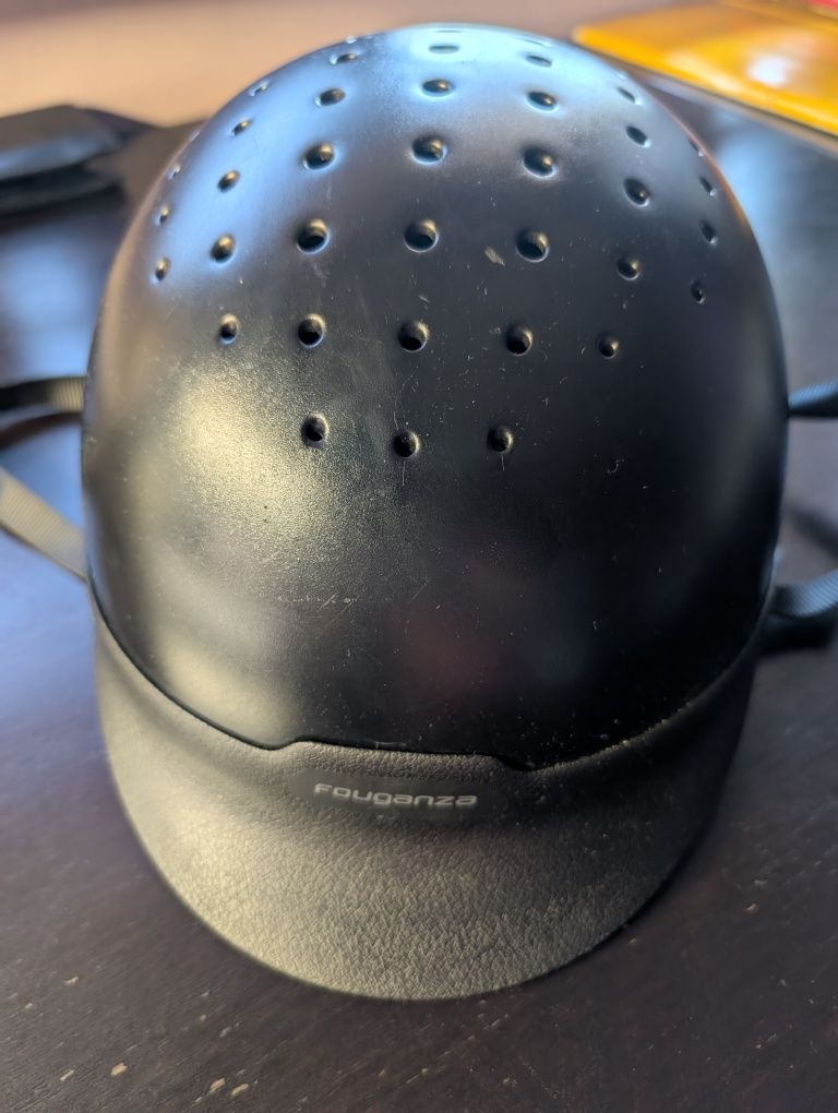 Kask do jazdy konnej fouganza czarny regulowany jeździecki toczek