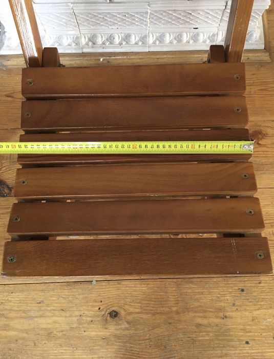 Розкладні деревяні крісла