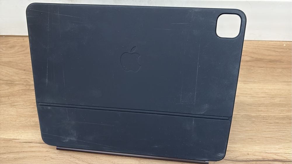 Apple magic keyboard ipad 13”