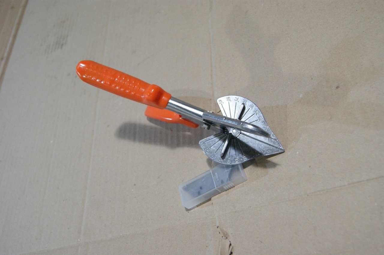 Ножницы строительные для пластика,резины и тд.