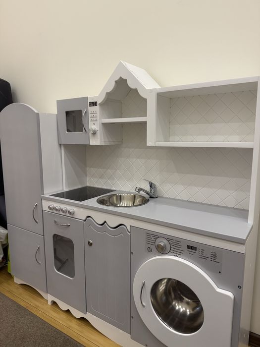 Дитяча деревяна кухня