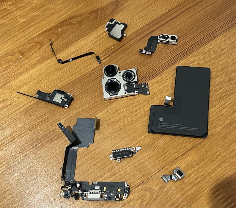 Części IPhone 15 Pro