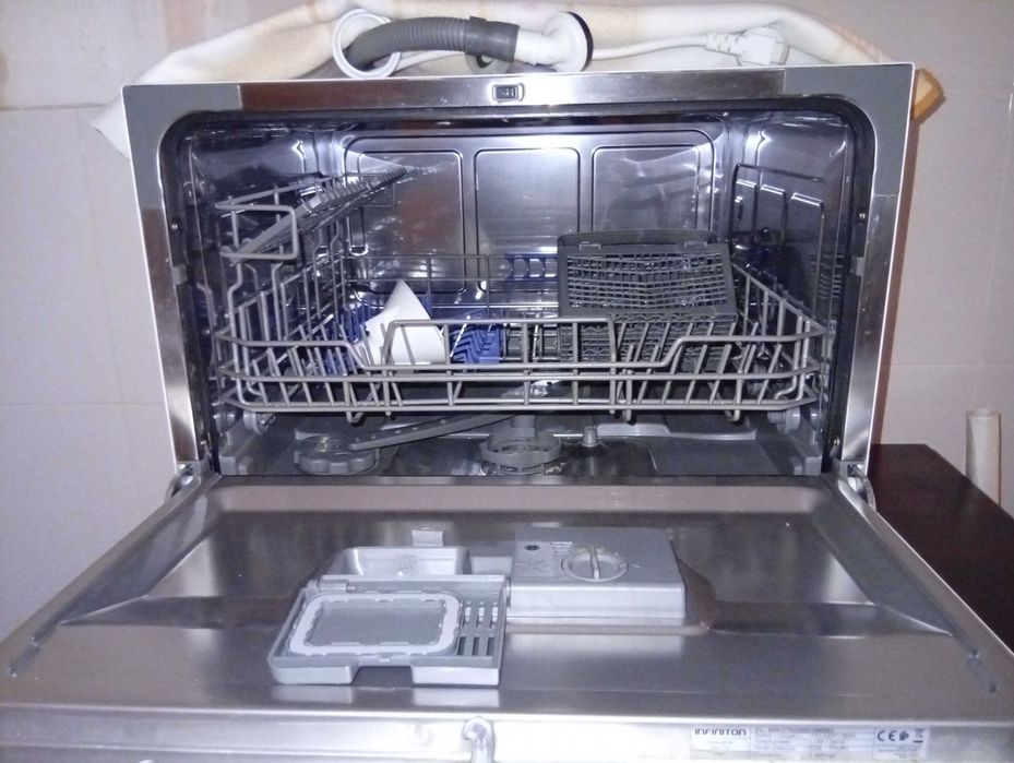 Máquina Lavar Loiça 6 conjuntos