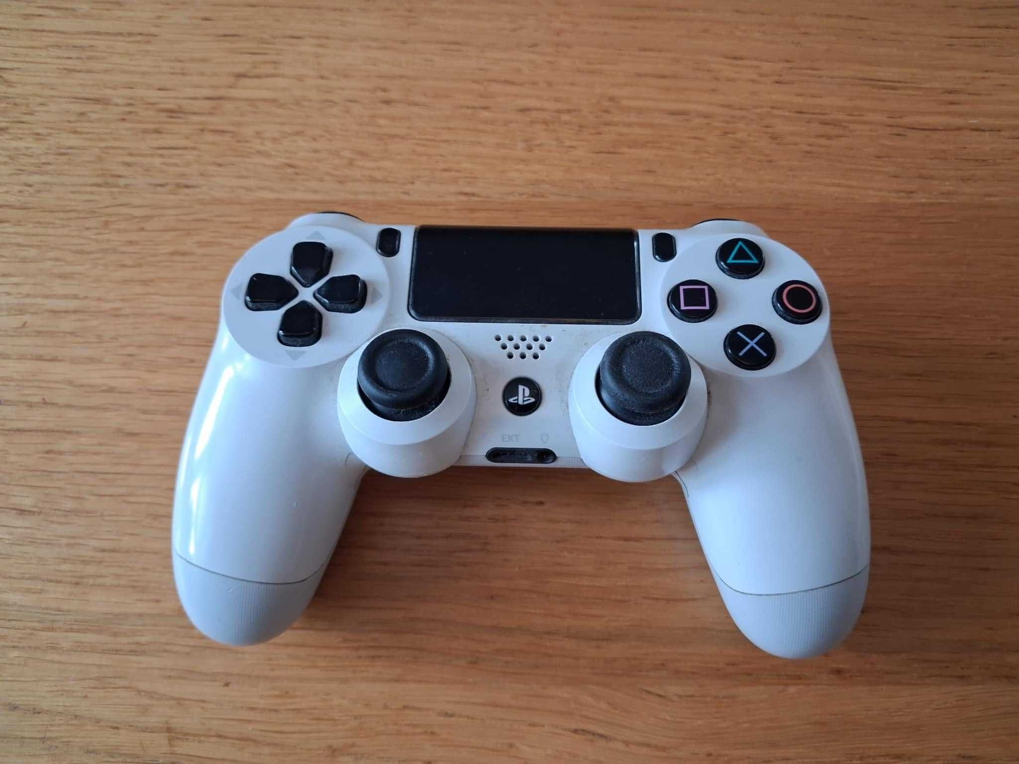Ps4 białe + 2 pady i gry