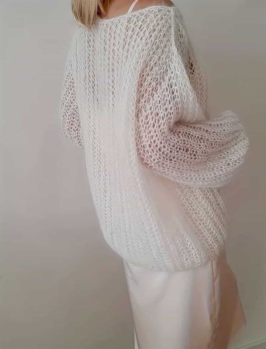 Модний светр павутинка