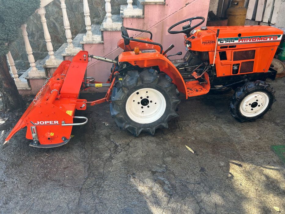 Trator hinomoto C144