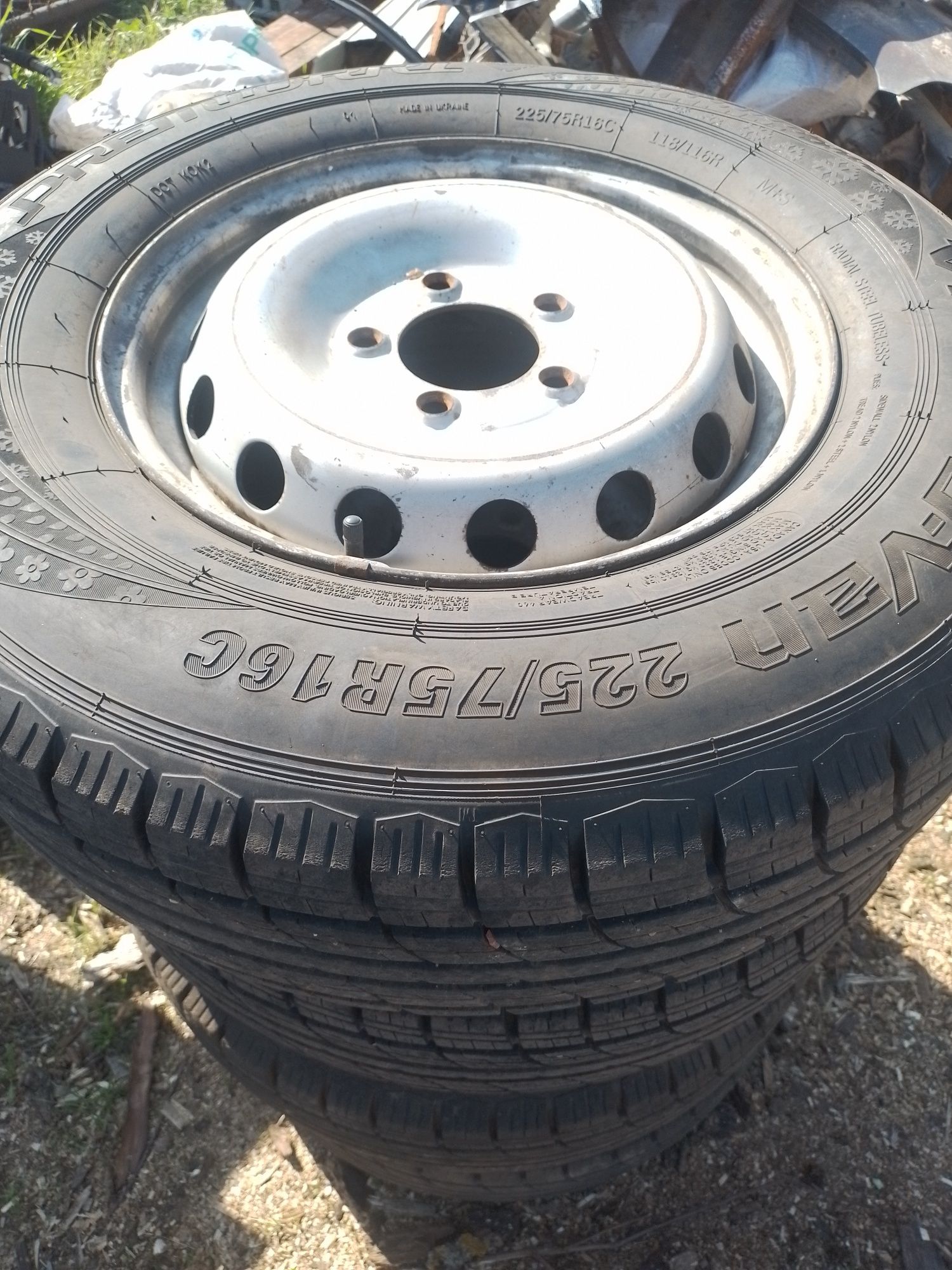 Шини 225/75 R16C